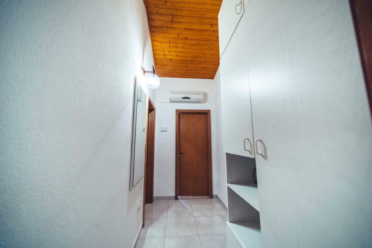 Apartments Juric Целина Екстериор снимка
