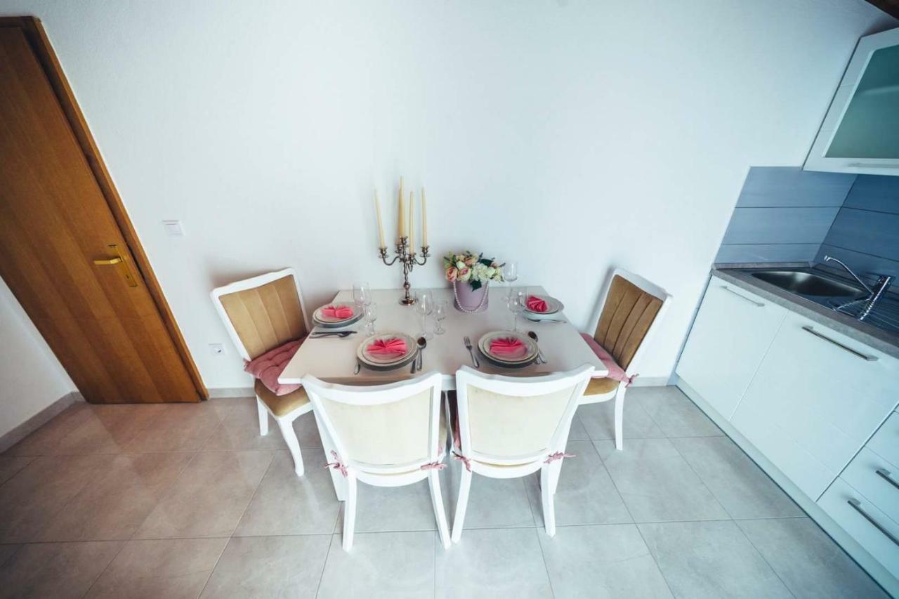 Apartments Juric Целина Екстериор снимка
