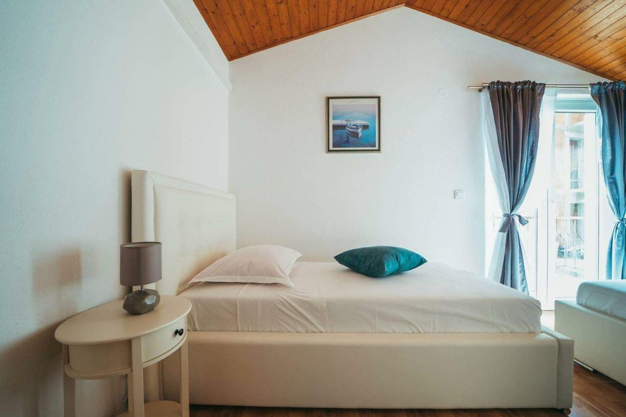 Apartments Juric Целина Екстериор снимка